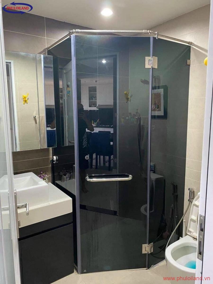 toilet can ho ban - Bán gấp căn hộ Sunrise City Central, Quận 7, 76m2, đầy đủ nội thất.