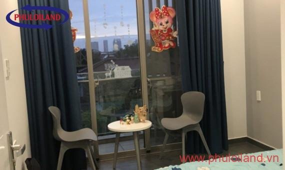 Bán căn hộ chug cư Hưng Phúc, 78m2, view biệt thự, nội thất đầy đủ, giá 3.740 tỷ, xem nhà dễ.