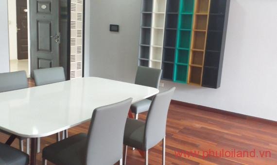 Bán căn hộ chung cư Scenic Valley 1, 77m2, căn góc, giá 3.9 tỷ, nội thất đầy đủ, nhà đang trống.