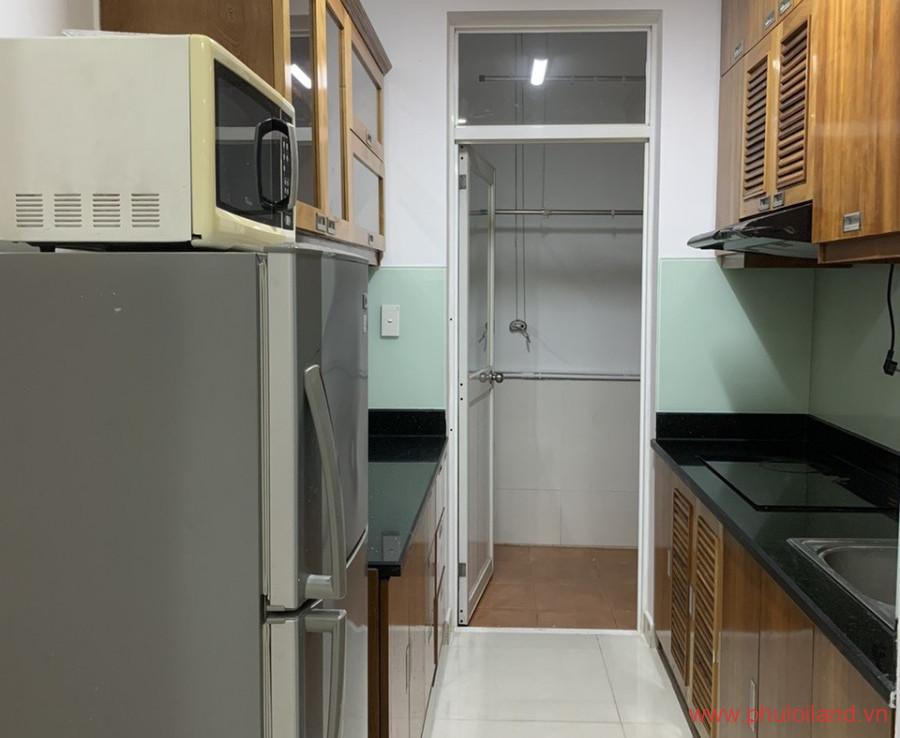 ban can ho sky garden 3 2 10 900x738 - Cho Thuê Căn Hộ Đẹp Tại Sky Garden 3. DT 70m2 Thiết kế 3 Phòng 2 Toilets. Đầy Đủ Nội Thất. Giá 700 usd/tháng