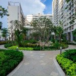 cong-vien-pho-di-bo-noi-khu-the-peak