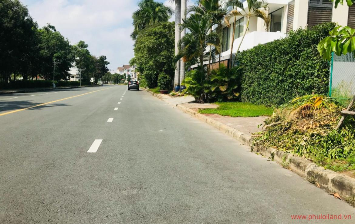 dat nen can ban toa lac tren duong noi khu 1 1170x738 - Bán đất nền biệt thự đơn lập, hàng hiếm tại Phú Mỹ Hưng, tiện xây biệt thự đơn lập