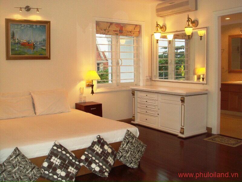 goc phong ngu lang man 1 - Cần chuyển nhượng Siêu biệt thự Thảo Điền, mặt tiền đường Nguyễn Văn Hưởng, Tp Thủ Đức