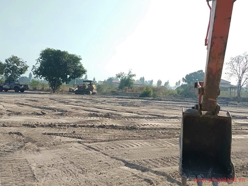 hien trang dat nen can ban - Bán đất lớn mặt tiền đường nhựa Tân Hòa, thị xã Phú Mỹ, diện tích 2ha