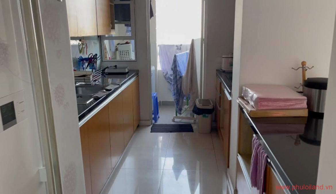 khong gian bep 1 1170x675 - Bán nhanh căn hộ Sunrise City, 106m2, lầu cao, full nội thất, có sổ hồng, giá chỉ 4,7 tỷ