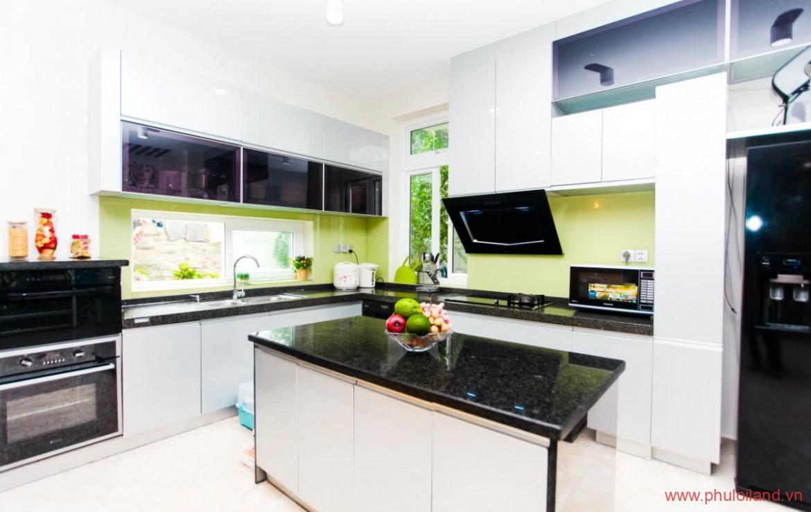 khong gian bep rong rai 1170x738 - Cần chuyển nhượng gấp biệt thự đơn lập Nam Long 3, Phú Mỹ Hưng, 366m2 giá 89 tỷ
