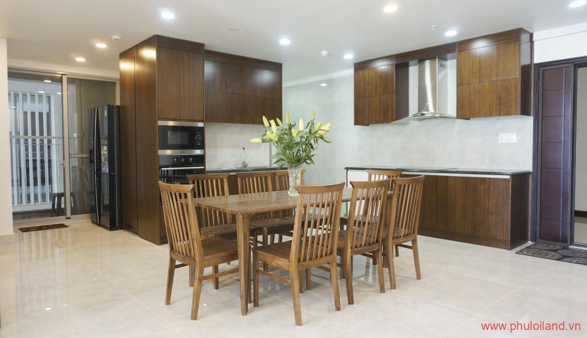 khong gian bep va phong an sang trong 1170x674 - Bán gấp căn hộ Scenic Valley, block A, 101m2, view trực diện hồ bơi, nội thất cao cấp giá rẻ