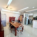 khong-gian-phong-can-va-bep