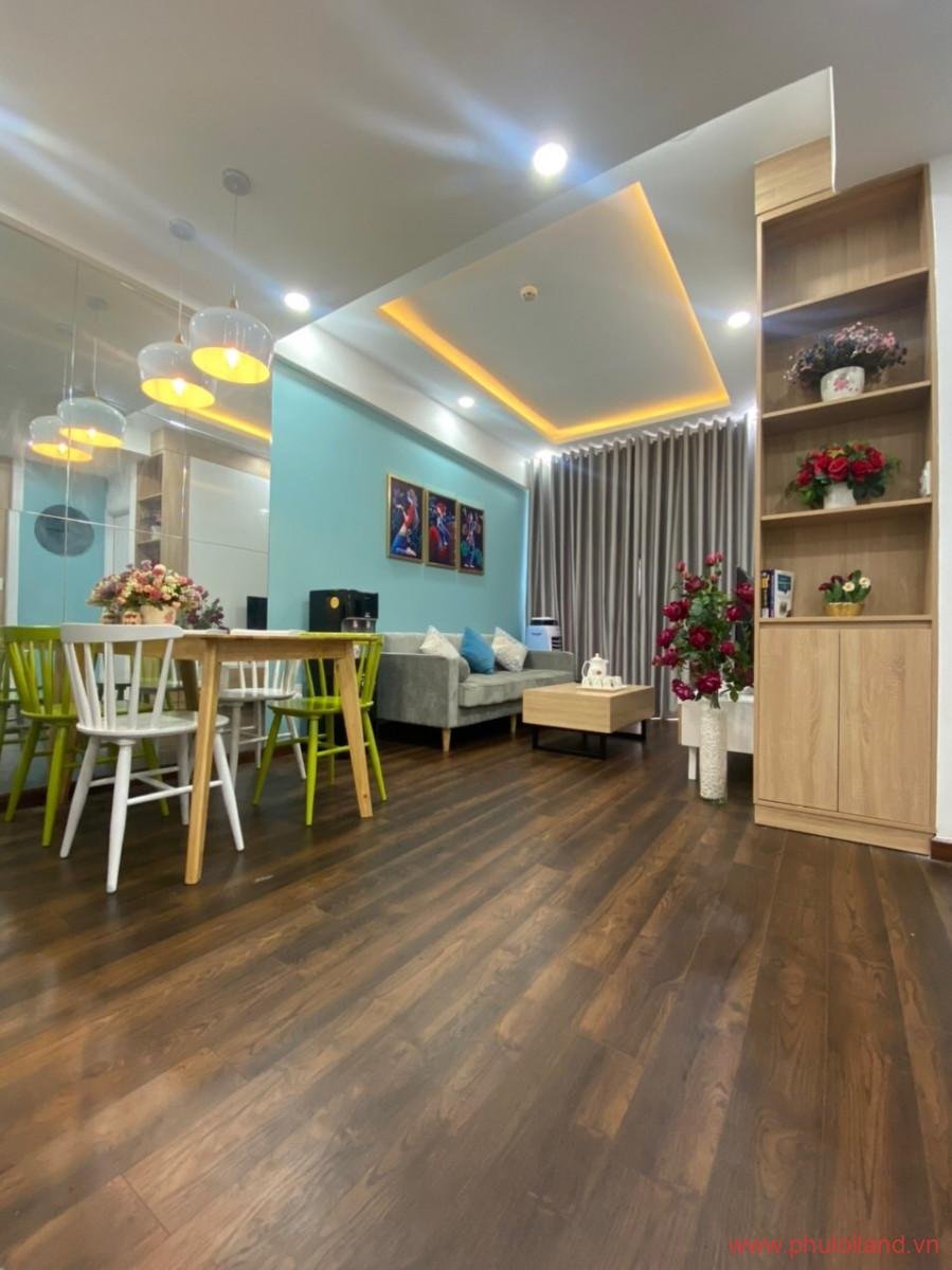khu vuc ban an va phong khach - Bán gấp căn hộ Saigon South, 65m2, lầu cao, view sông, full nội thất cao cấp