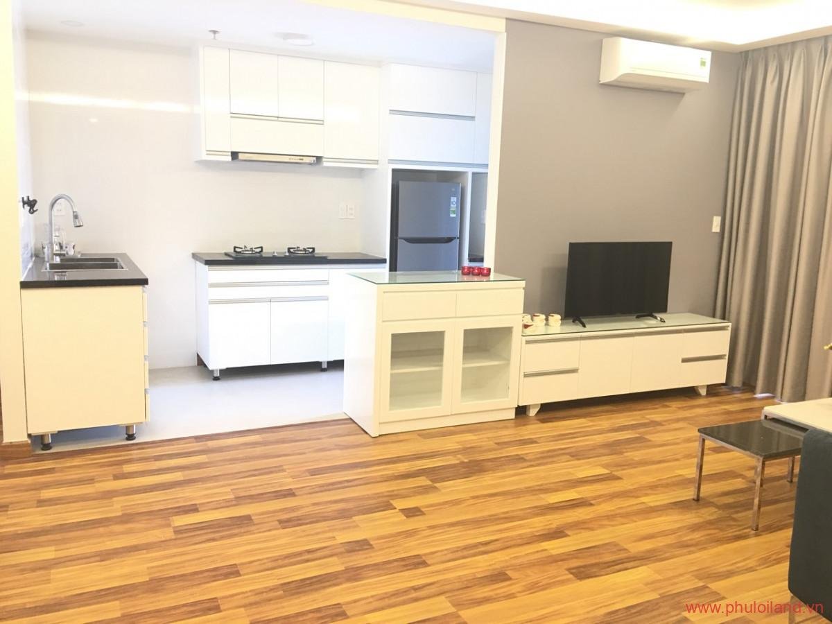 khu vuc ke tivi va bep - Cần bán nhanh nhanh căn hộ Green Valley, PMH, lầu 21, 88m2, nội thất cao cấp