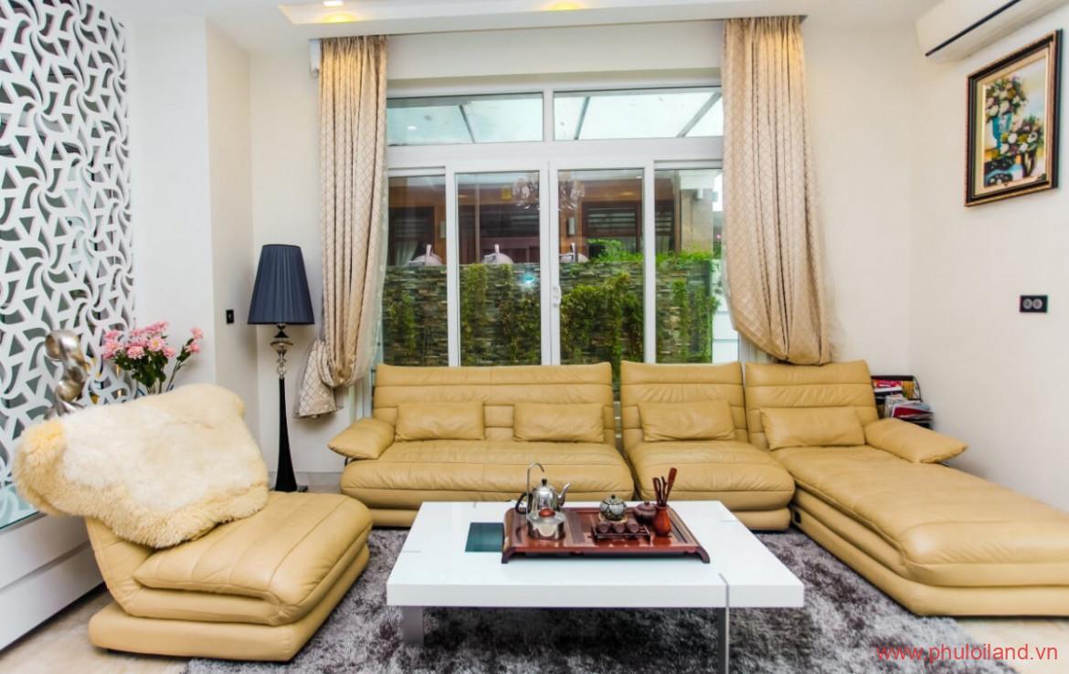 khu vuc sofa phong khach 1170x738 - Cần chuyển nhượng gấp biệt thự đơn lập Nam Long 3, Phú Mỹ Hưng, 366m2 giá 89 tỷ