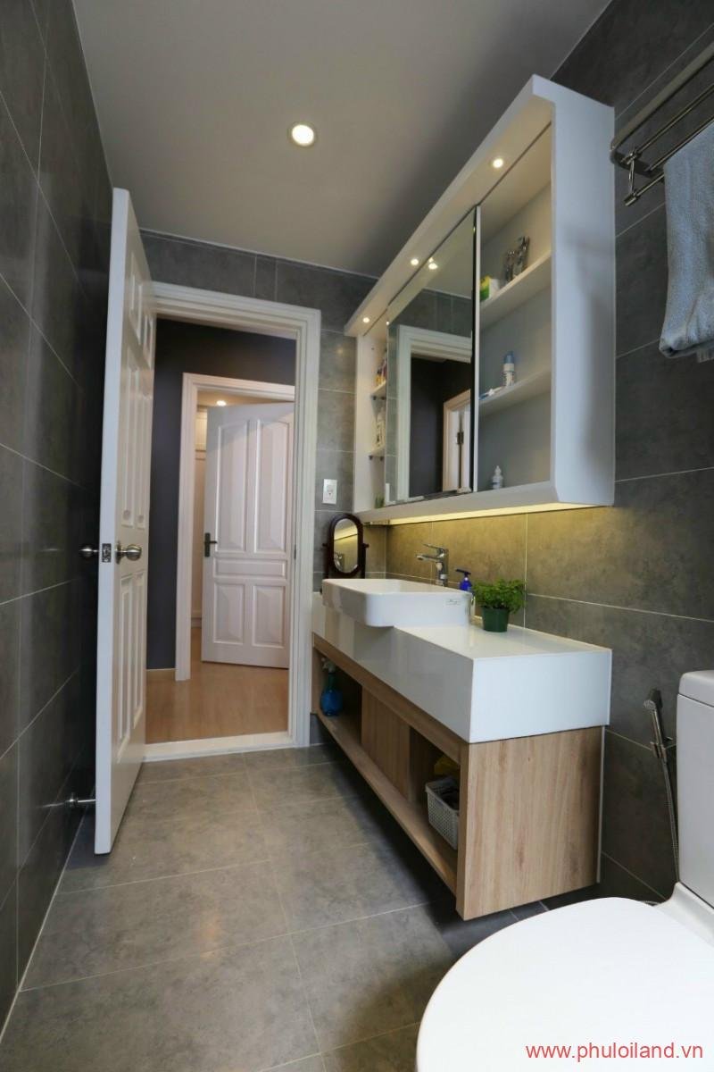 khu vuc toilet - Cần bán nhanh căn hộ Scenic Valley 1, 80m2, view hồ bơi, nội thất cao cấp, giá 4,4 tỷ