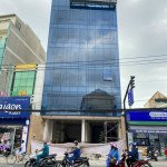 mat-truoc-toa-nha-can-ban