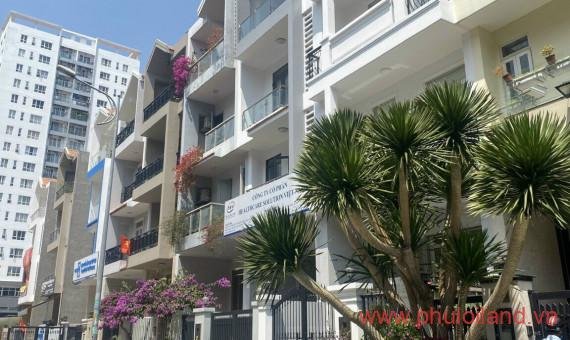 Bán nhà phố Him Lam Quận 7, giá 18,5 tỷ