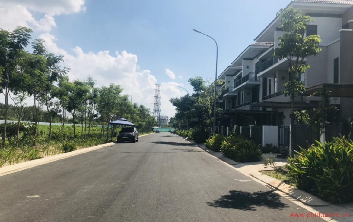 nha can ban toa lac tren mat tien duong c noi khu lavila 1170x738 - Bán nhanh nhà biệt thự liền kề Lavila gđ2 mặt tiền đường C, đối diện hồ sinh thái