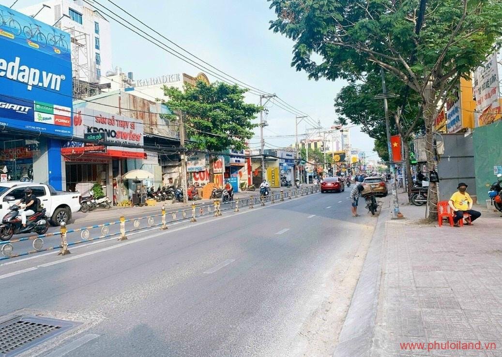 nha toa lac tren mat tien duong nguyen thi thap 1037x738 - Bán nhanh nhà phố kinh doanh mặt tiền đường Nguyễn Thị Thập, Quận 7