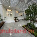 san-vuon-phia-truoc-biet-thu