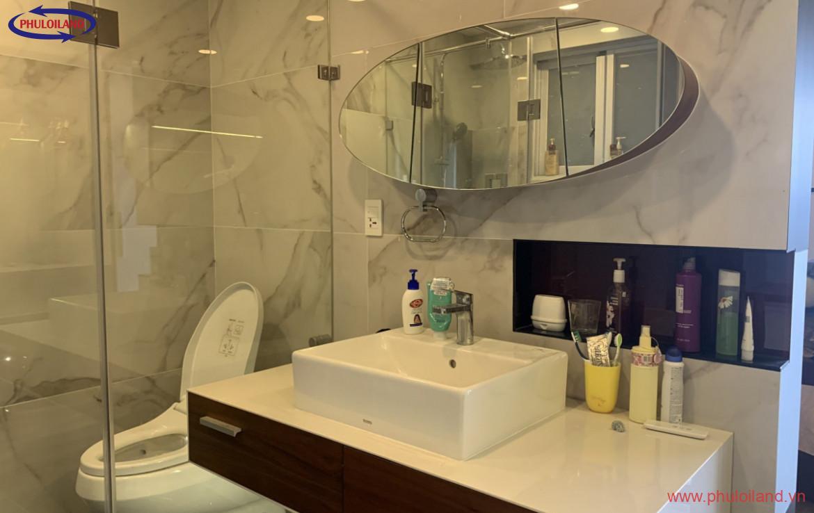 toilet can ho 1170x738 - Bán nhanh căn hộ Happy Valley, 135m2, nội thất rất cao cấp, nhà có ban công hàng hiếm