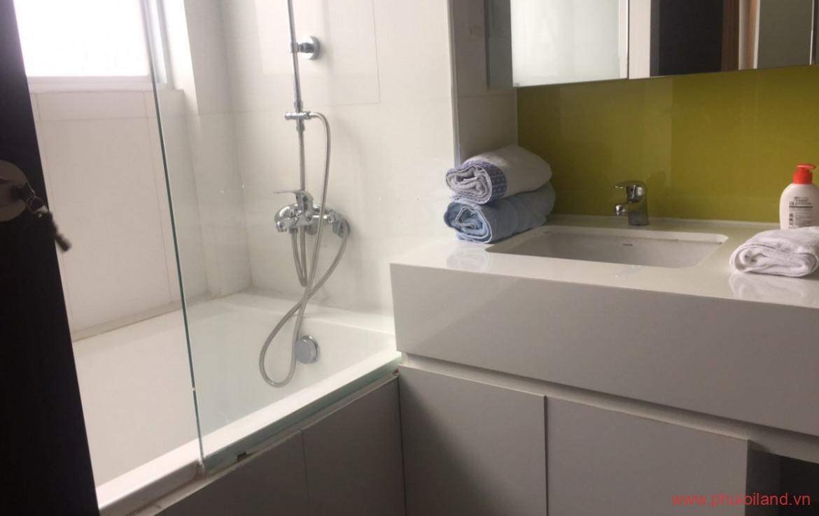 toilet can ho 2 1170x738 - Cực sốc, rẻ hơn 500tr, căn hộ Happy Valley, 135m, nội thất cao cấp, lầu cao, giá chỉ có 5,8 tỷ