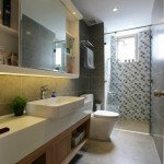 toilet-rong-rai-trang-sang