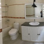 toilet-trong-nha-can-ban