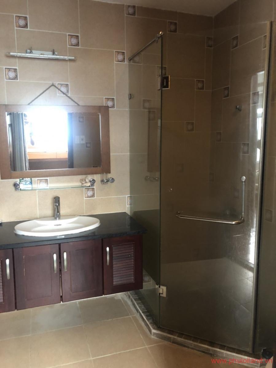 toilet trong nha o tang tret - Bán nhanh biệt thự vườn Hưng Thái, giá 25,5 tỷ rẻ nhất thị trường