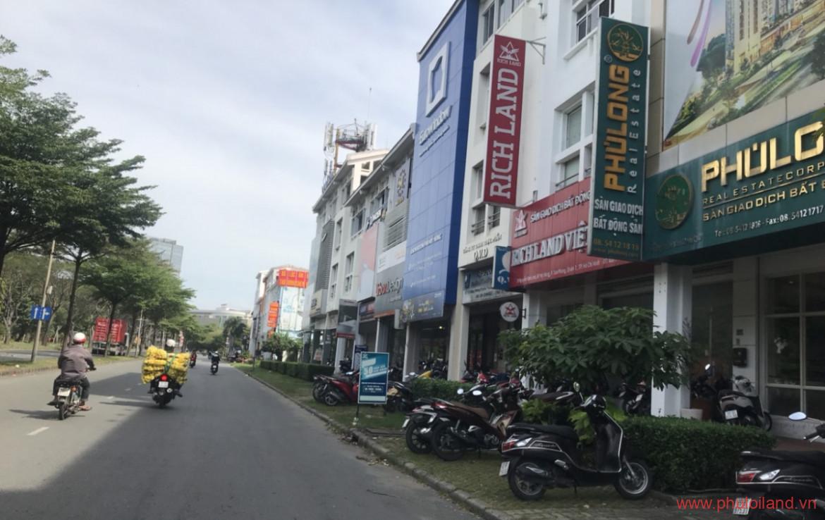 vi tri nha pho can ban toa lac tren mat tien duong nguyen van linh quan 7 1170x738 - Chuyển nhượng nhà phố mặt tiền đường Nguyễn Văn Linh, kp Mỹ Hưng, giá 31 tỷ chốt