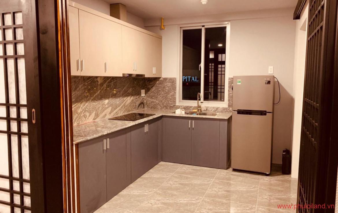 bep can ho can ban 1 1170x738 - Bán căn hộ chung cư Scenic Valley 2, 75m2, căn góc, giá 3.950 tỷ , nội thất căn hộ gỗ cao cấp.