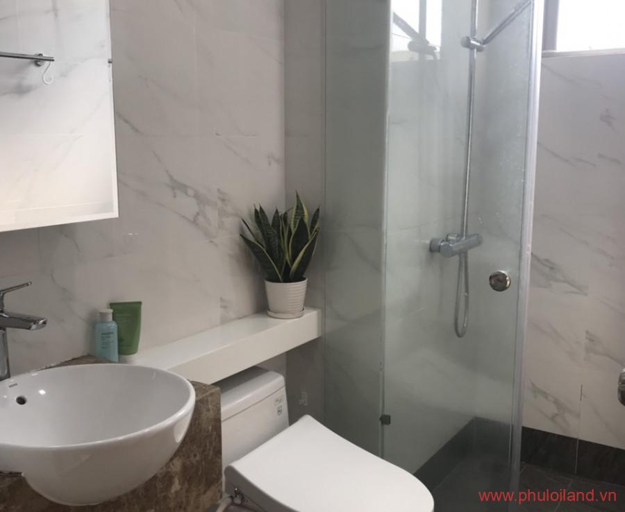 hinh anh tollet can ho can ban 1 900x738 - Cần bán ccăn hộ chung cư Scenic Valley 1, 77m2, căn góc, giá 4.1 tỷ, nội thất đầy đủ, nhà trống xem nhà dễ.
