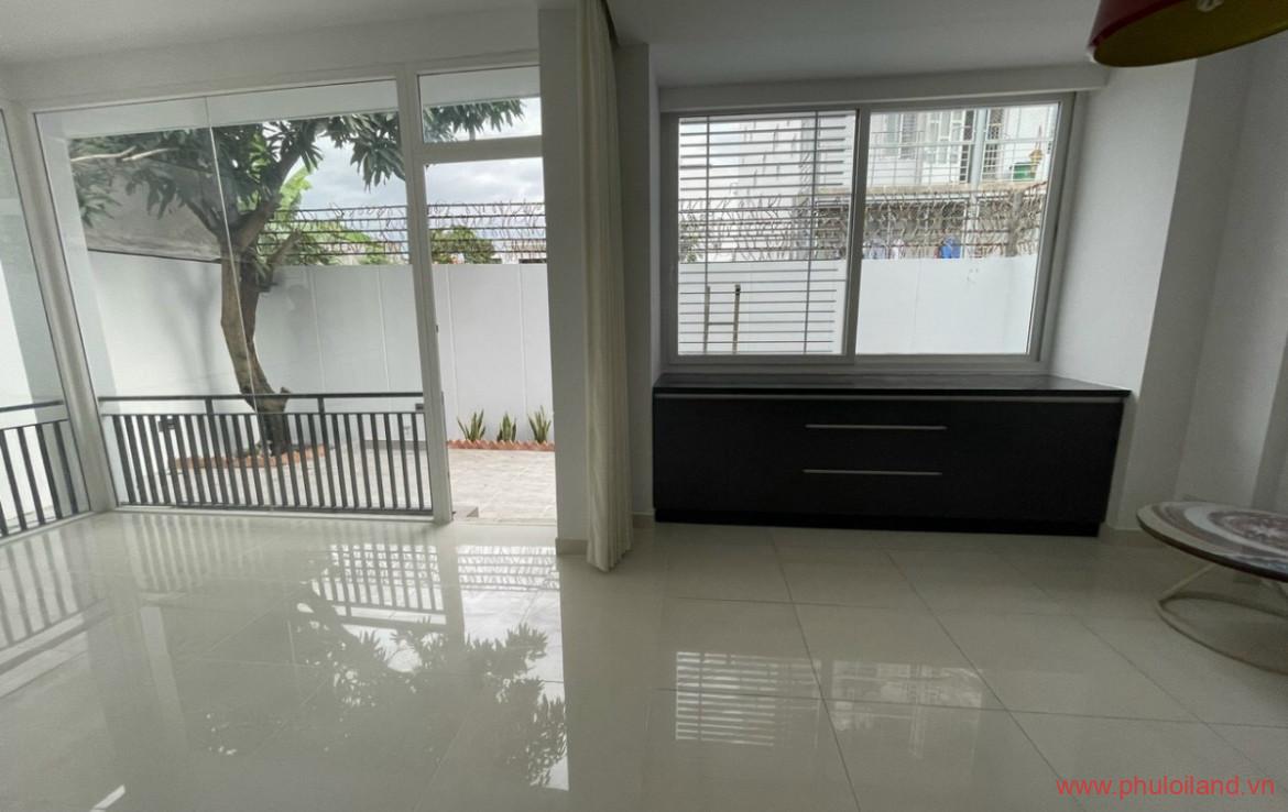 khong gian phong khach tang tret cua nha dang can ban 1170x738 - Mua bán nhà Khu Làng Đại Học Nhà Bè T1/2023 giá rẻ