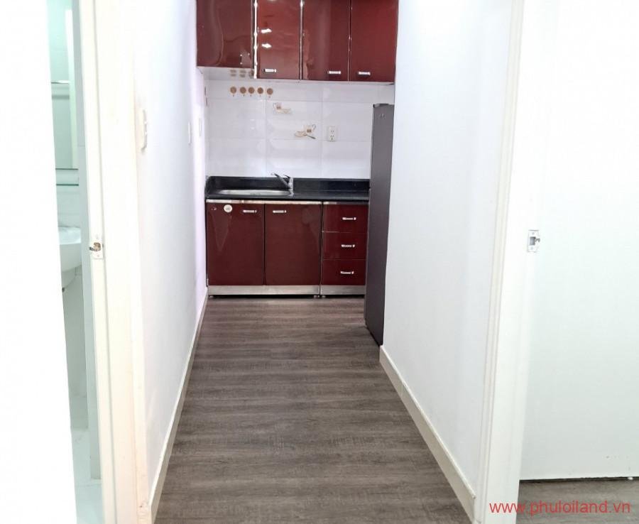 khu vuc bep trong can ho can ban sky garden 3 2 900x738 - Cần sang nhượng căn hộ Sky Garden 3, 56m2 – nhà như hình, thiết kế 2pn, 1wc, giá 2.55 tỷ.