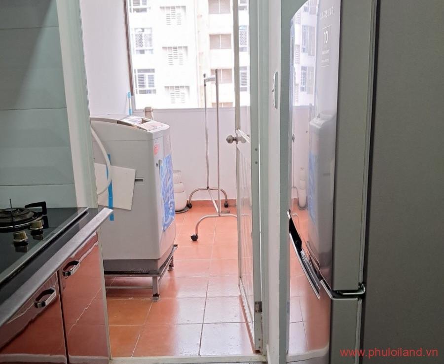 khu vuc giat phoi trong can ho can ban sky garden 3 900x738 - Cần sang nhượng căn hộ Sky Garden 3, 56m2 – nhà như hình, thiết kế 2pn, 1wc, giá 2.55 tỷ.