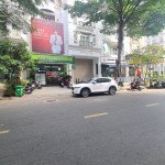 mat-tien-truoc-cua-nha-pho-can-cho-thue-hung-gia-hung-phuoc