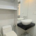 nha-ve-sinh-trong-can-ho-can-ban-sky-garden-2