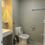 nha-ve-sinh-trong-can-ho-cho-thue-sky-garden-3