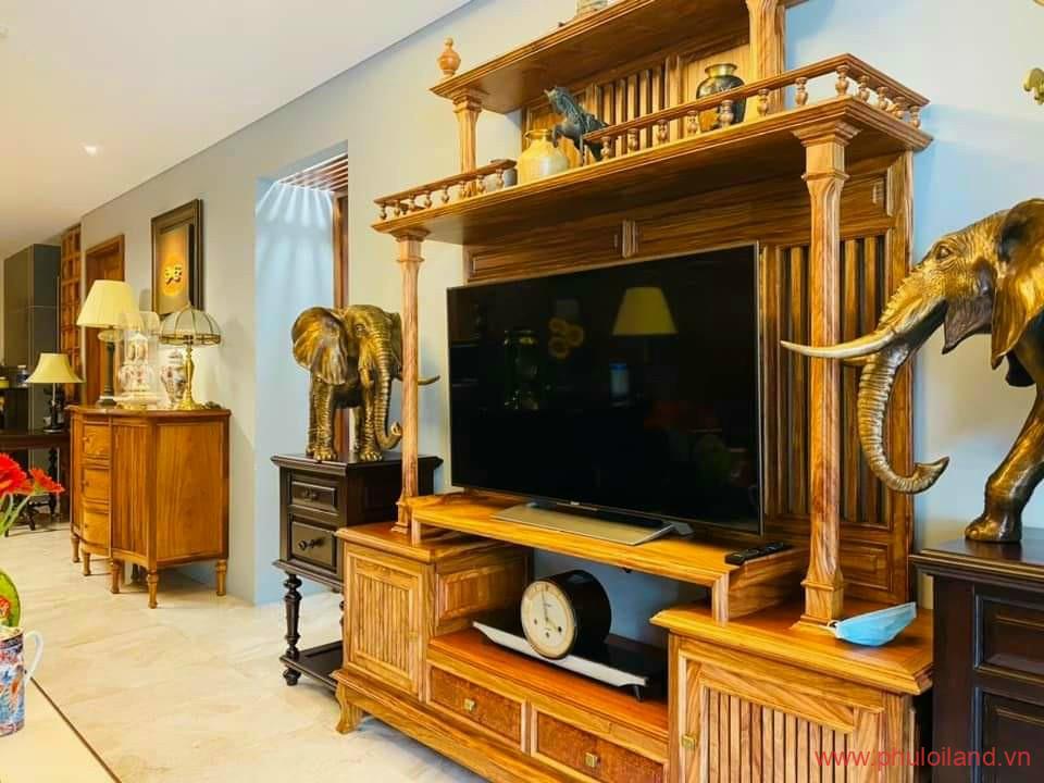 phong khach can ho can ban thiet ke go tu nhien cao cap - Shop chung cư Scenic Valley 1, diện tích 134m2, nội thất đầy đủ, giá 8,3 tỷ, shop đang trống, xem shop dễ.