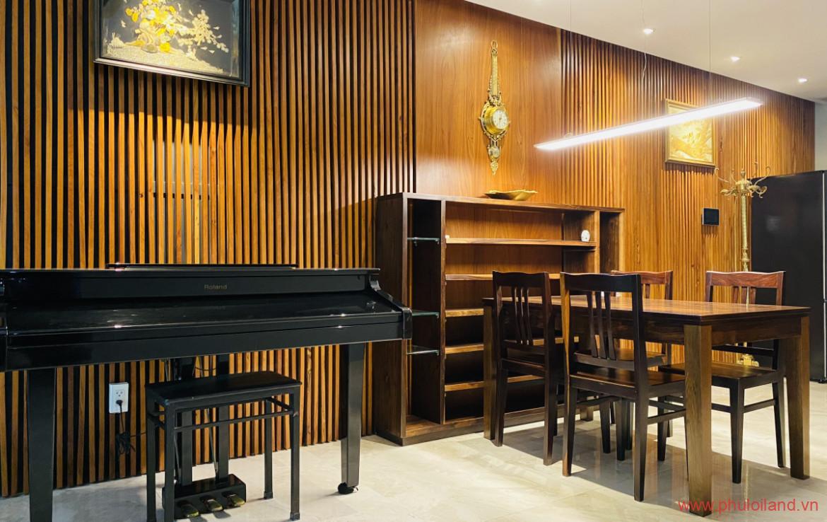 phong khach can ho can ban thoang rong 1170x738 - Shop chung cư Scenic Valley 1, diện tích 134m2, nội thất đầy đủ, giá 8,3 tỷ, shop đang trống, xem shop dễ.