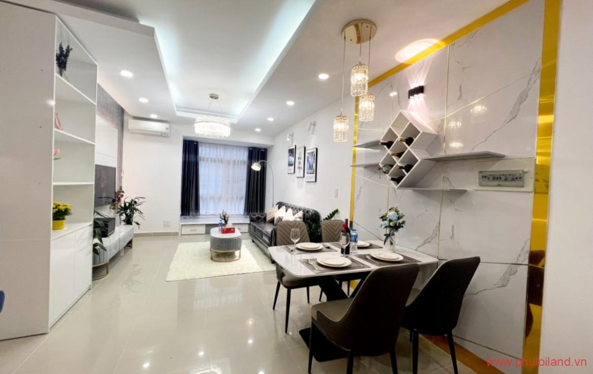 phong khach cuc sang trong trong can ho sky garden 2 can ban 3 1170x738 - Cần bán Sky Garden 2, căn góc 91m2, thiết kế 3pn, 2wc, nhà đẹp như hình- Giá: 3,890 tỷ.