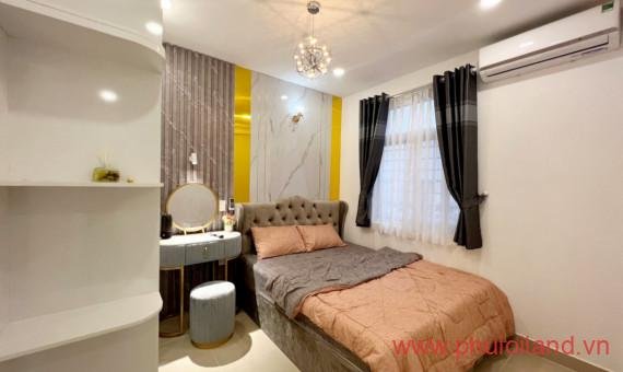 Cần bán Sky Garden 2, căn góc 91m2, thiết kế 3pn, 2wc, nhà đẹp như hình- Giá: 3,890 tỷ.