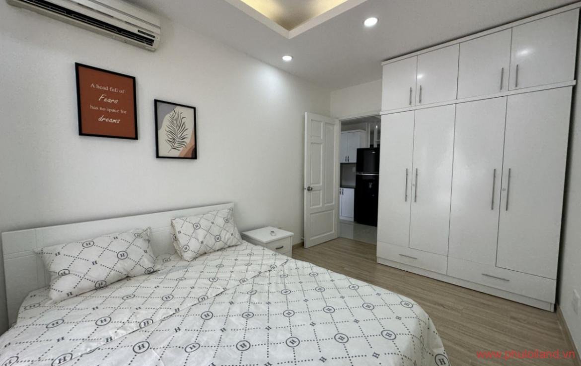 phong ngu 1 trong can ho can ban sky garden 3 1170x738 - Sang nhượng Sky Garden 3, căn góc 74m2, thiết kế 3pn, 2wc, nhà như hình- Giá: 3,55 tỷ.