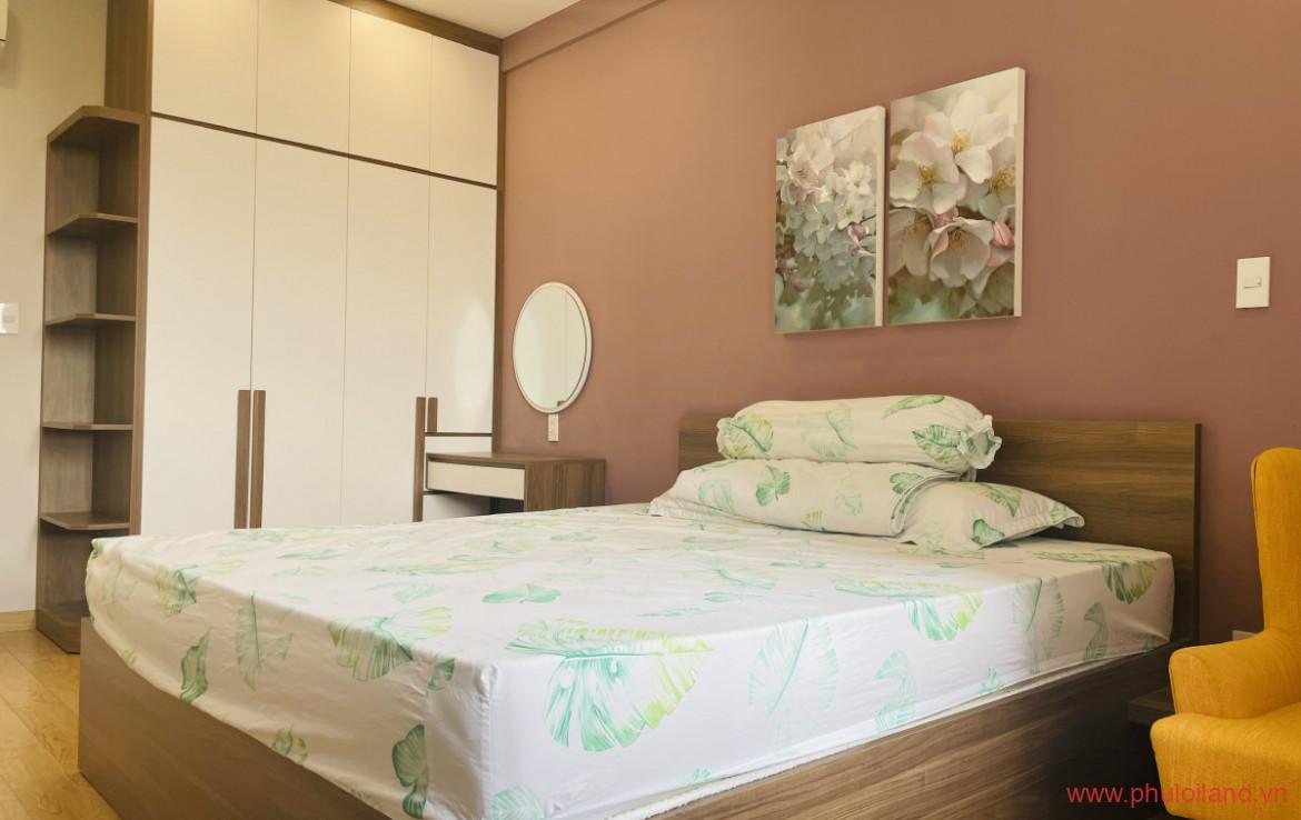 phong ngu chinh can ho can cho thue 1170x738 - Cần cho thuê căn hộ chung cư Scenic Valley 2, 02pn, giá 19tr/tháng, view hồ bơi, nhà đang trống.