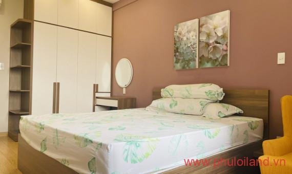 Cần cho thuê căn hộ chung cư Scenic Valley 2, 02pn, giá 19tr/tháng, view hồ bơi, nhà đang trống.