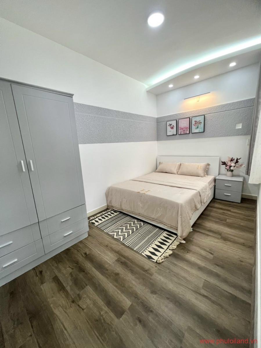 phong ngu phu trong can ho can ban sky garden 2 2 - Cần bán căn hộ Sky Garden 2, 71m2, lầu cao- nhà mới đẹp như hình, 2pn, 1wc, giá 2,790 tỷ.