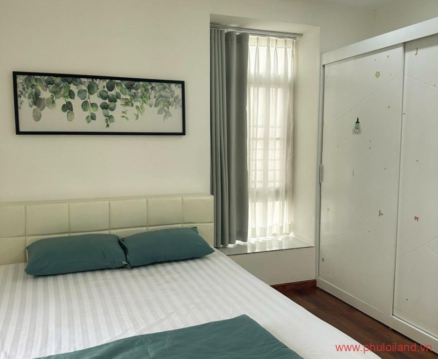 phong ngu trong can ho cho thue sky garden 3 2 1 900x738 - Cho thuê Sky Garden 3, căn góc 74m2, thiết kế 2pn, 2wc, nhà như hình- Giá: 17,000,000 vnđ.
