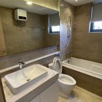 toilet-trong-can-ho-can-ban-riverpark-premier
