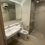 toilet-trong-can-ho-can-ban-riverpark-premier (2)