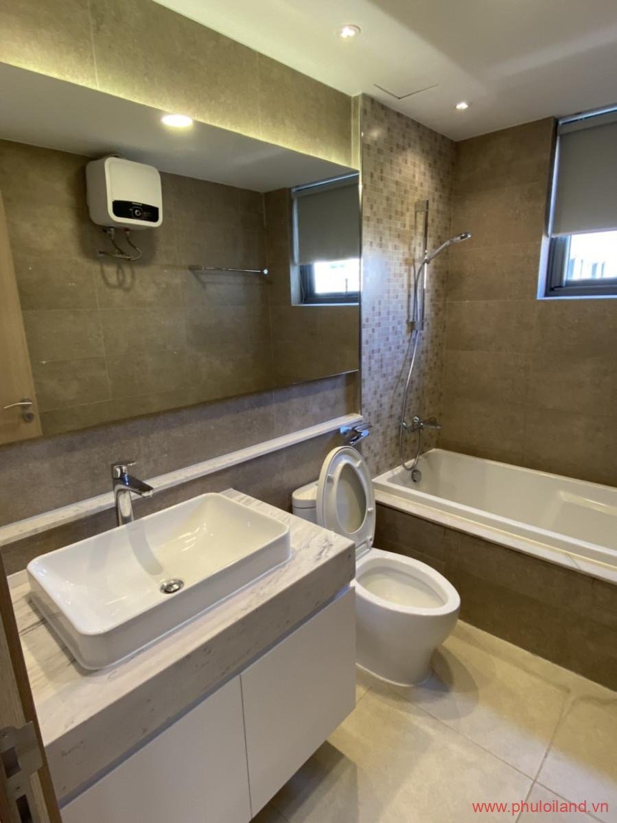 toilet trong can ho can ban riverpark premier - Cần bán căn hộ Riverpark Premier, 124m², 3pn, 2wc, nội thất cơ bản . Giá 13 tỷ