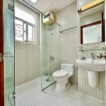 toilet-trong-can-ho-can-ban-sky-garden-3
