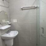 toilet-trong-can-ho-cho-thue-sky-garden-3