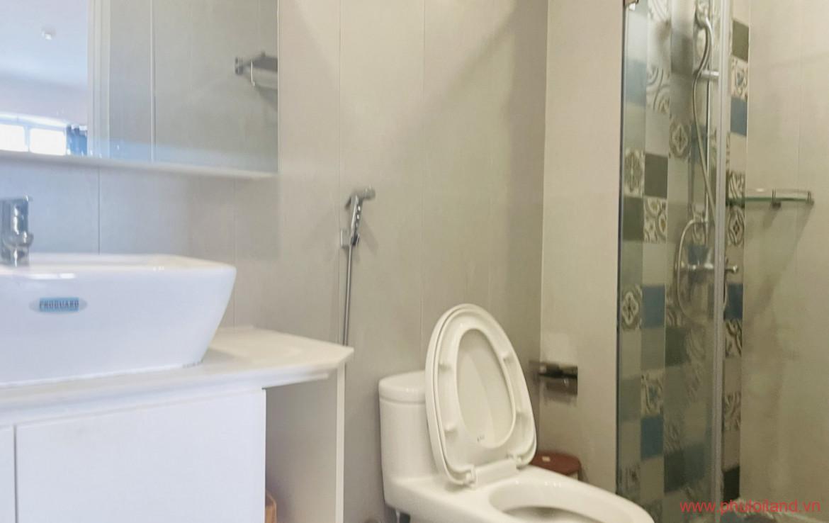 tollet can hio can cho thue 1170x738 - Cần cho thuê căn hộ chung cư Scenic Valley 2, 02pn, giá 19tr/tháng, view hồ bơi, nhà đang trống.